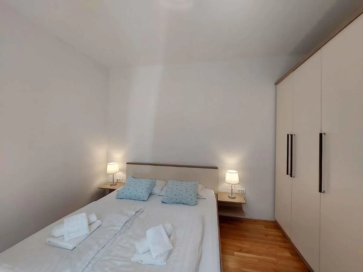 Apartment In Malinska Insel Krk 13179